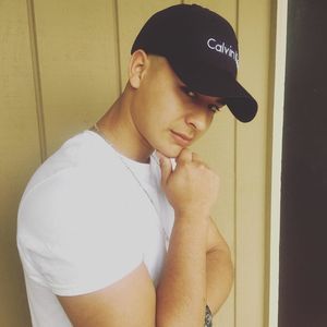 Meet your Posher, Noe isaac